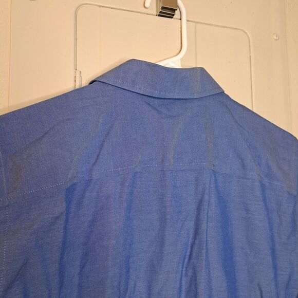 Eddie Bauer Women Shirt Blue Wrinkle Resistant Stretch Size M Button Up - Picture 10 of 10